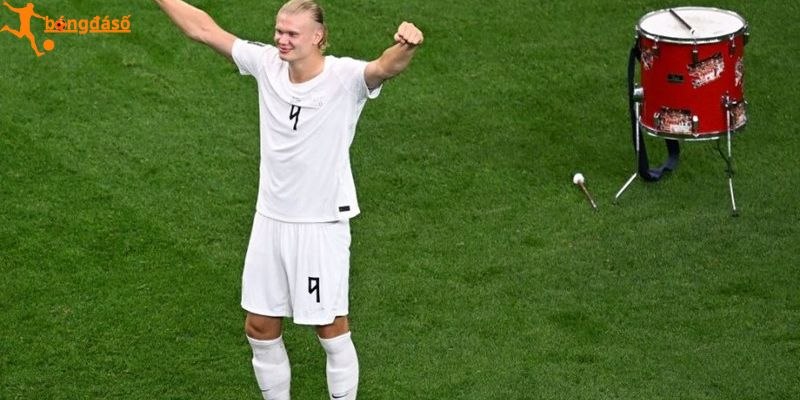 Haaland lập cú đúp ấn định chiến thắng 2-1